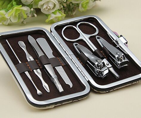 Quality 7 in 1 manicure tools kit wholesale