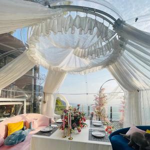 Prefabricated Dome House Geodesic Sunroom with Curtains Dome Homes