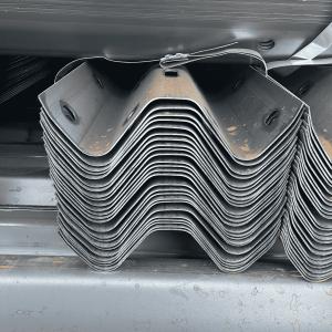 CE/BV/ISO 9001/ISO14001/ISO 18001 Standard Steel Guardrail with and AASHTO M-180