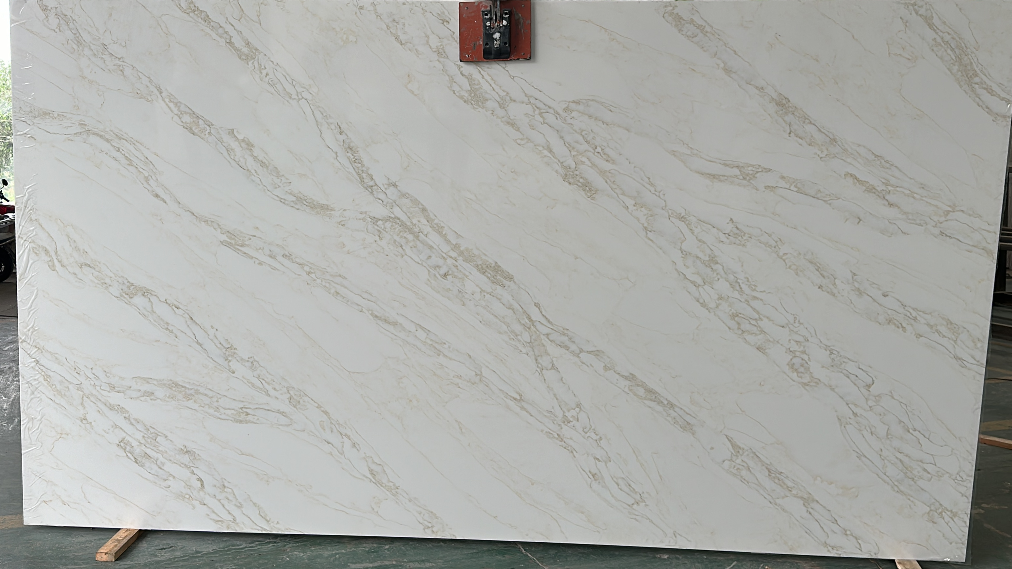 OLK7531 Cheap But High Class Calacatta Contractors And Wholesalers' Favorite Quartz Stone Surfaces