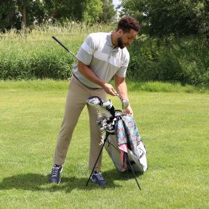 Popular Microfiber Fabric Waffle Pattern Golf Towel With Heavy Duty Carabiner