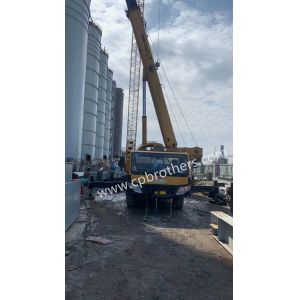 80ton Used Truck Crane with Maximum Lifting Height 40m and Five-Arm Crane Jib in