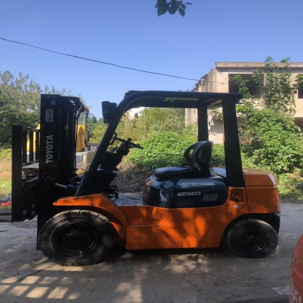 Used Toyota Forklift 3.5T Small Material Handler 1290mm Width