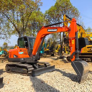 Crawler DX60 Used Doosan Excavators 95% New 40KW Rated Power 0.21m3 Bucket
