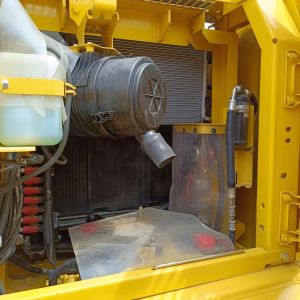 Komatsu PC130 Excavator with Original Hydraulic Cylinder and Good Working