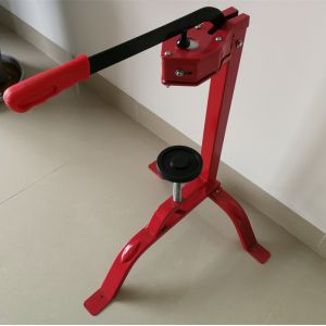 Lightweight Wine Floor Corker Floor Standing Wine Bottle Corker Red Wine Bottle