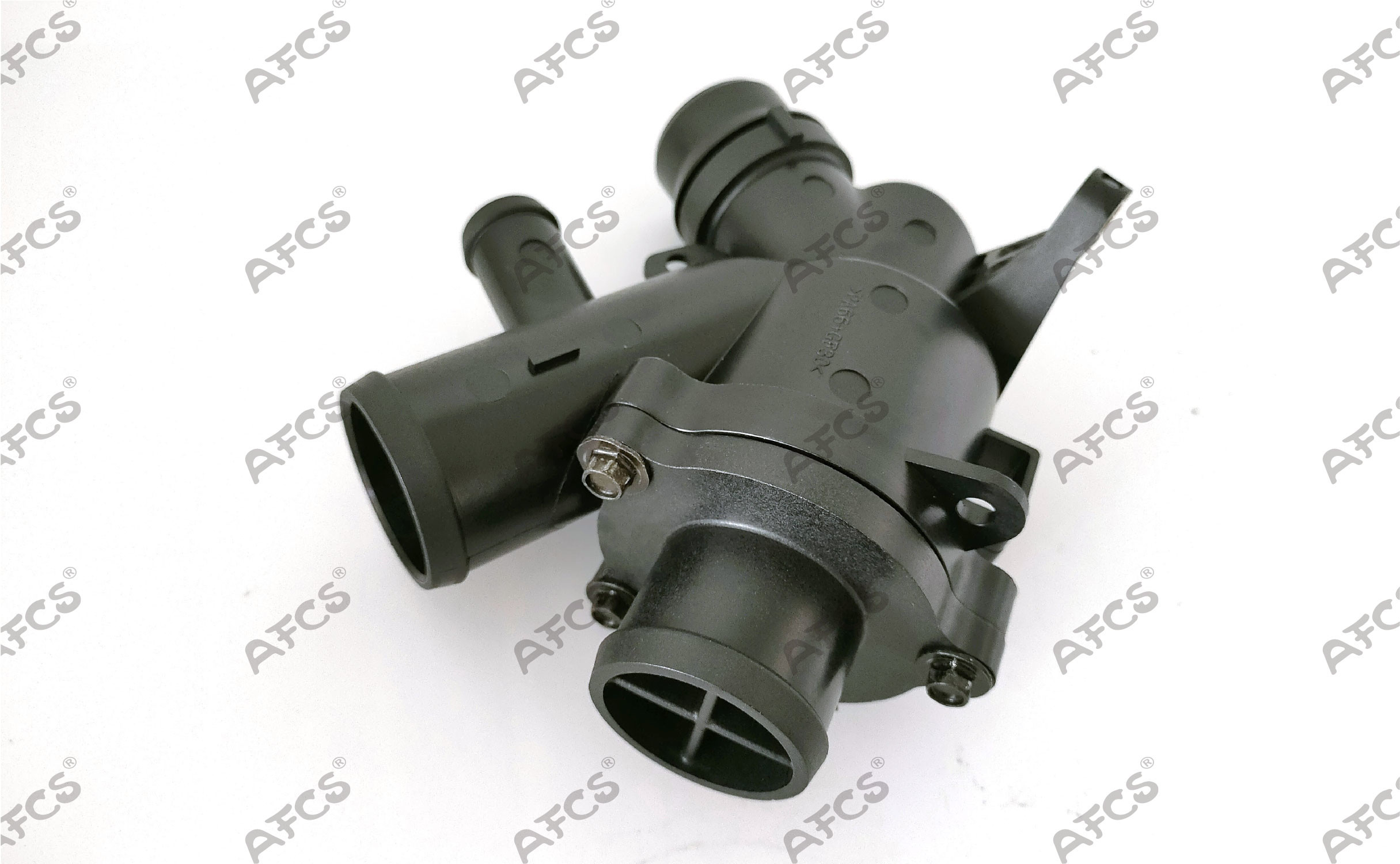 LR035124 LR032135 Engine Coolant Thermostat Housing For Land Rover Discovery 3