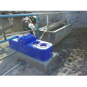 Plastic Thermo Four Hole Drinking Trough 1.5m For Sheep