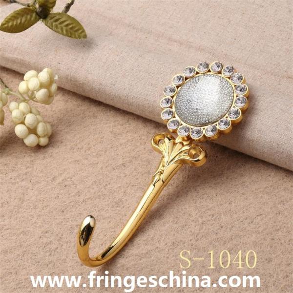 Quality High quality classical customized metal curtain hooks for home decorations wholesale