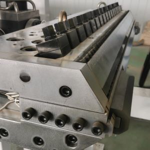 Computerized Separate Type Extruder Generation PP Hollow Sheet/Board Making