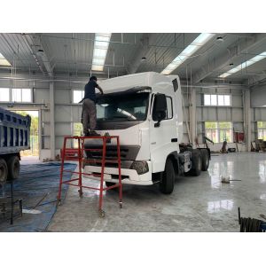 Euro 2 3 Left Hand Drive Sino Howo A7 Tractor Truck