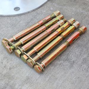 Robust Galvanized Frame Livestock Scratching Brush Diameter 550mm