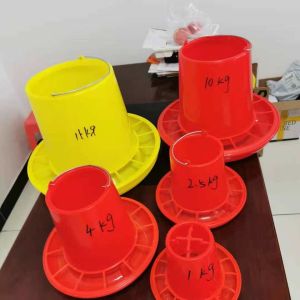 China Polypropylene Chicken Pan Feeder Plastic Poultry Feeder For Broiler on sale