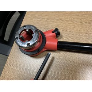 Portable Fully Manual Ratchet Pipe Threader With Several Size