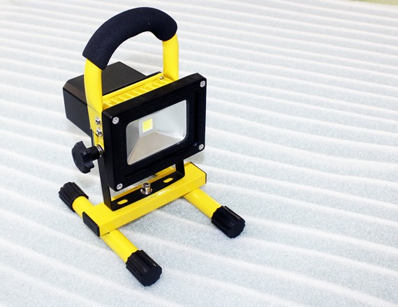 5W/10W/20W outdoor led lights and easy moving car Led lighting in emergency IP65