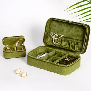 Green Velvet Jewelry Box Custom Gift Box Durable With Metal Lock