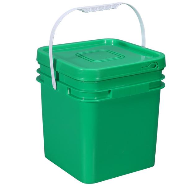 Bulk Square Two Gallon Plastic Buckets With Screw Lids Engine Oil Storage