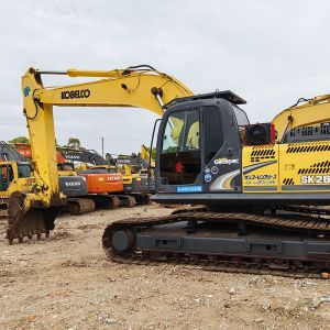 Yellow SK260 Used Kobelco Excavators 1.3m3 Bucket Capacity 131kw Rated Power