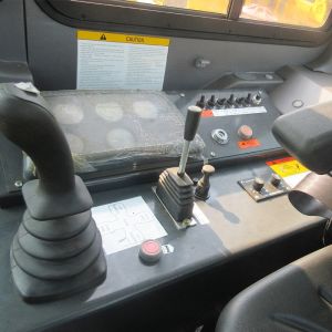 High - Drive Hydraulic Tractor Pipe Layer Shantui SP25Y 25T Crawler Pipelayer