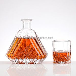 Industrial Beverage 500ml 700ml Glass Bottle with Custom Label Design and