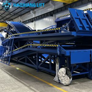 Heavy Duty 10T Segmented Hydraulic Mobile Dock Ramp - Diamond Anti-Slip Surface