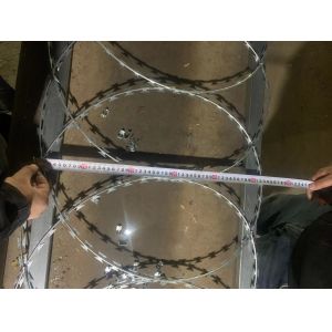 500mm Coil Diameter Flat Rape Coils Razor Wire To Security Fence