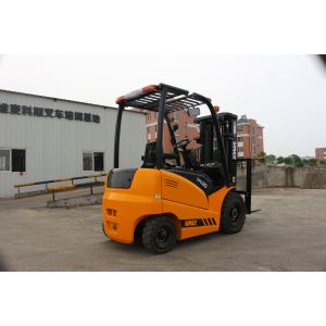 1070mm Fork Length 2.0 Ton Electric Warehouse Lifts With DC AC Drive System