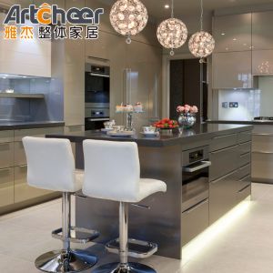 Kitchen Furniture Solid Wood Storage Cabinet with Modular Design and Customized