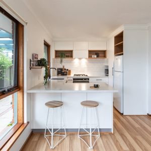 China Simple U Shape Compact Small Kitchen Cabinet Set Melamine Matte White on sale