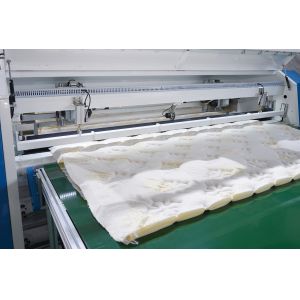 600-2100mm Length Quilt Fabric Cutting Machine 380V 50HZ Low Vibration