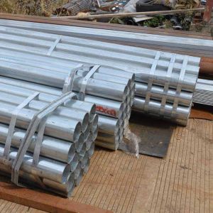 Galvanized Steel Pipe/Hot Dipped Galvanized Round Steel Pipe 1.5 In Zink Pipe