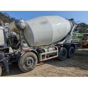 XG Power Saving Concrete Mixer Trucks 12cbm with Hydraulic Shotcrete