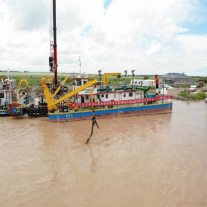 Siemens PLC Diesel Engine Hydraulic Wheel Bucket Silt Dredger with Booster