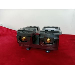 CNC Horizontal Mill Machine Vise 0.02mm 4 Axis Manual Exchange