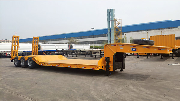 CIMC Ultra Wide 3 Axle Low Bed Semi Trailer