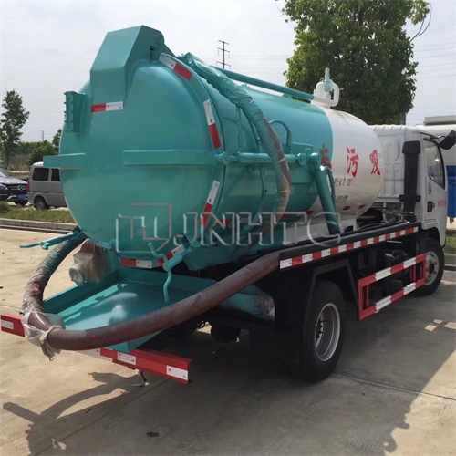 Heavy Duty Dongfeng 4x2 Sewage Suction Tanker Truck
