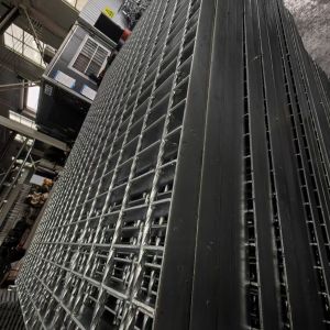 Cheap Heavy Duty Galvanized Safety Grating Non Skid Grating with Corrosion Protection for sale