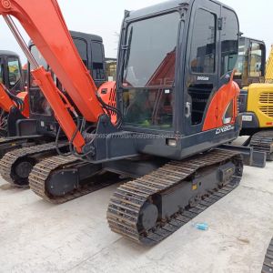 DOOSAN DX60 Excavator 2016 Year 40kw Power Excellent Efficiency and Good