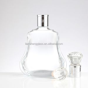 Unique Shape 500ml Glass Whisky Bottle with Clear Design and Crystal Glass