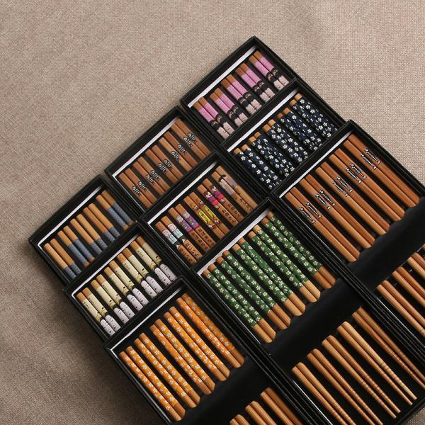 Quality Polishing Flower Pattern Reusable Bamboo Chopsticks Japanese wooden Paper Wrap wholesale