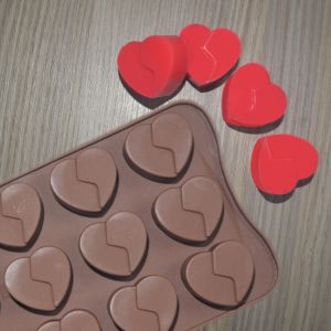 LFGB Custom Chocolate Molds Heart Shaped Mousse Cake Silicone Mold