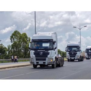 SHACMAN X3000 6X4 Tractor Truck with 600L Aluminum Fuel Tank and Left or Right
