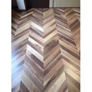 C Grade And Natural Lacquered Chevron Pattern Parquet Eco Friendly