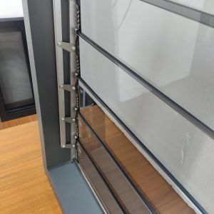 Ventilated Tempered Frosted Glass Fixed Louver Window Aluminium Shutter For