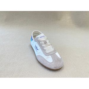 Women flat satin sneakers with color bars and breathable with lace shoelace
