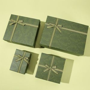 Cardboard Present Boxes Sturdy Luxury Gift Boxes With Lids For Graduation