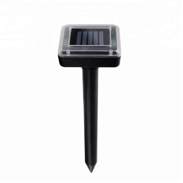 Eco-friendly Ultrasonic Outdoor Pest Repeller Solar Animal Repeller Rat