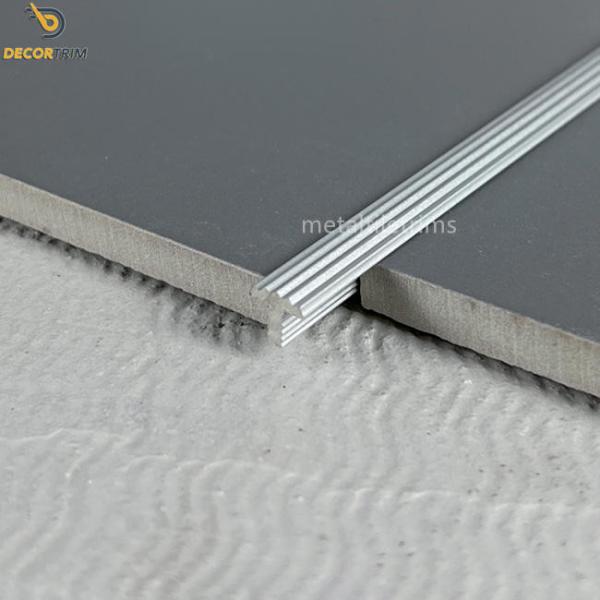 Quality T Shape Floor Transition Strip Tile Trim 90 Degree 6063 Silver wholesale