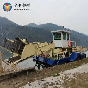 Cheap High Efficiency 10 CBM Lake Weed Harvester Cleaning Boat For Lake / River for sale