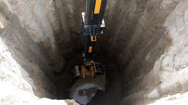 Quality 4670mm Reach Extendable Clamshell Arm With 11825mm Max. Vertical Digging Radius wholesale